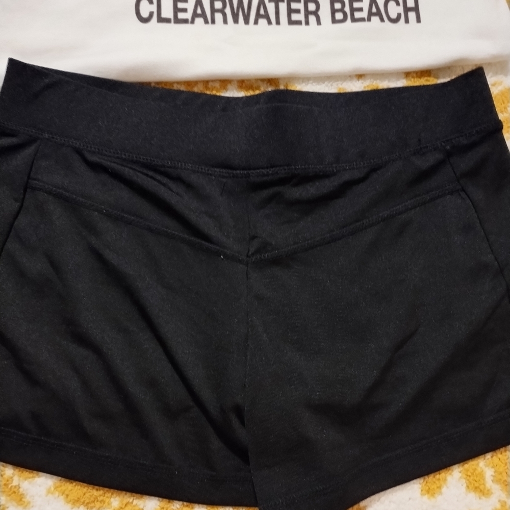 Hooters White and Black Logo Tank with Shorts - Picture 3 of 8